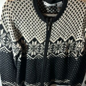 Beautiful CIGNAL  zipper sweater